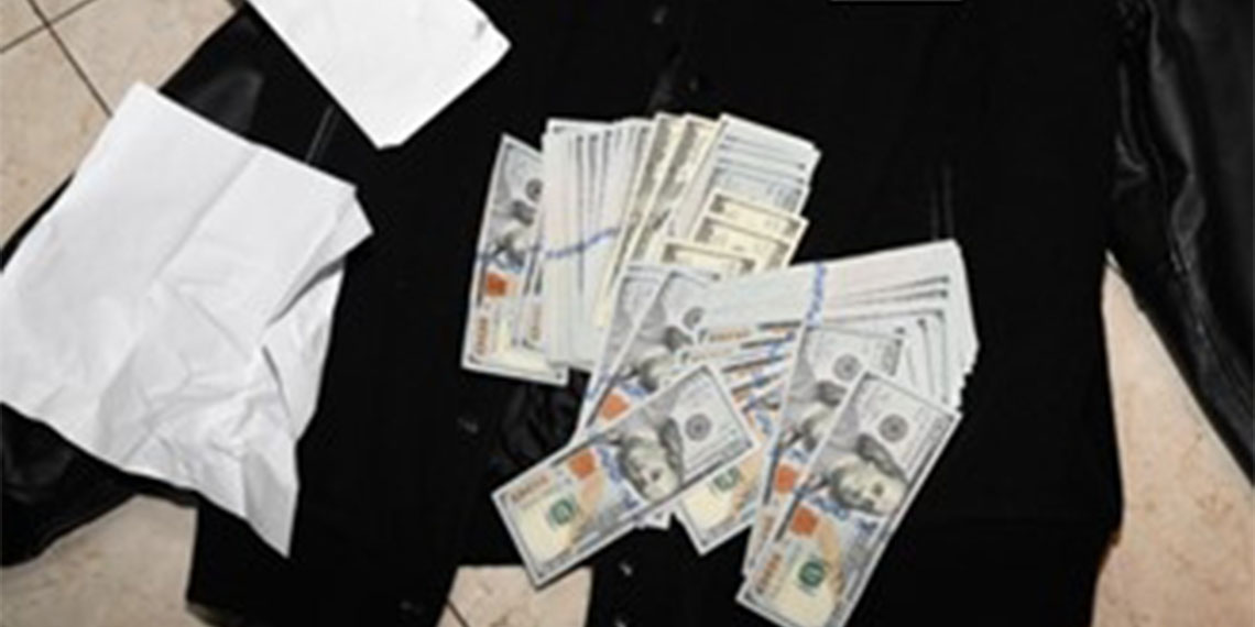 ABD’nin New Jersey Senatörü Bob Menendez rüşvet karşılığında yardımcı olduğu gerekçisiyle 16 suçtan suçlu bulundu. Menendez’in evinde yapılan aramalarda nakit paranın yanı sıra altın külçeleri bulunmuştu.