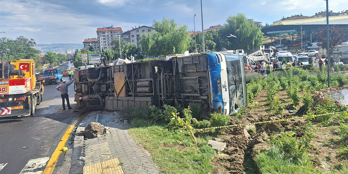 Ankara'da belediye otobüsü devrildi; 5 yaralı