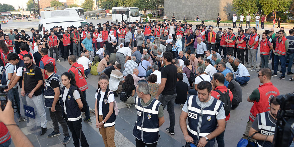 DEM Partililerin TSK ile ilgili sözlerine emniyet amirinden müdahale
