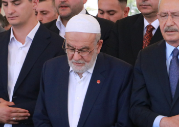 Temel Karamollaoğlu'nun annesi toprağa verildi