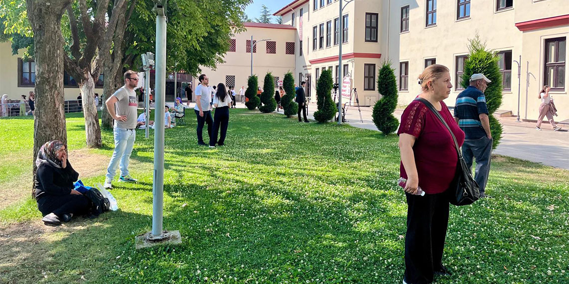 ÖLÇME Seçme ve Yerleştirme Merkezi (ÖSYM) Başkanlığı tarafından yapılan 2024 KPSS Lisans Alan Bilgisi Sınavı'nın son oturumu başladı.