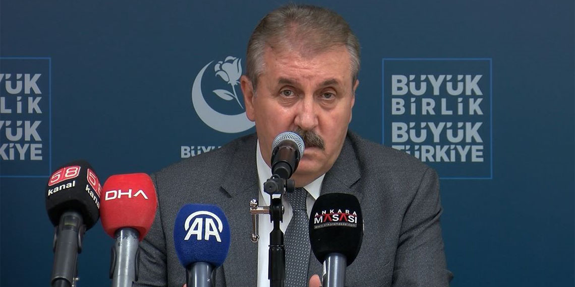 Sokaklarımız köpeklerden temizlenmeli