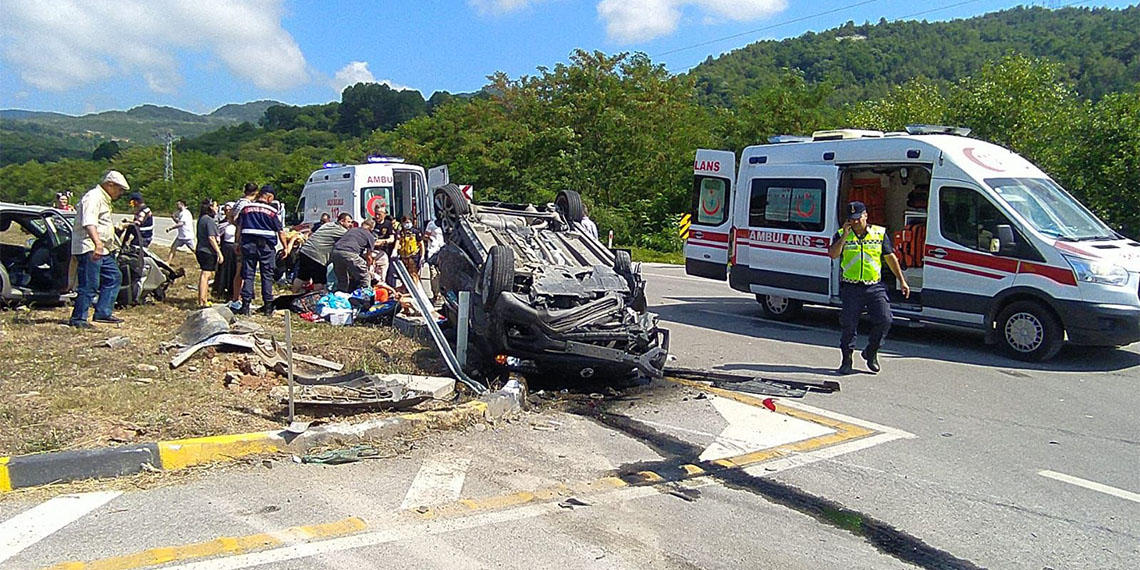 Bartın'da düğün yolunda kaza; 9 yaralı