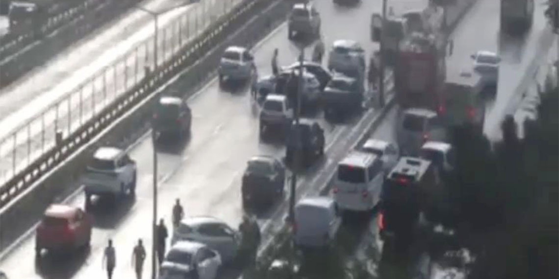 Esenyurt'ta 10 aracın karıştığı zincirleme kaza