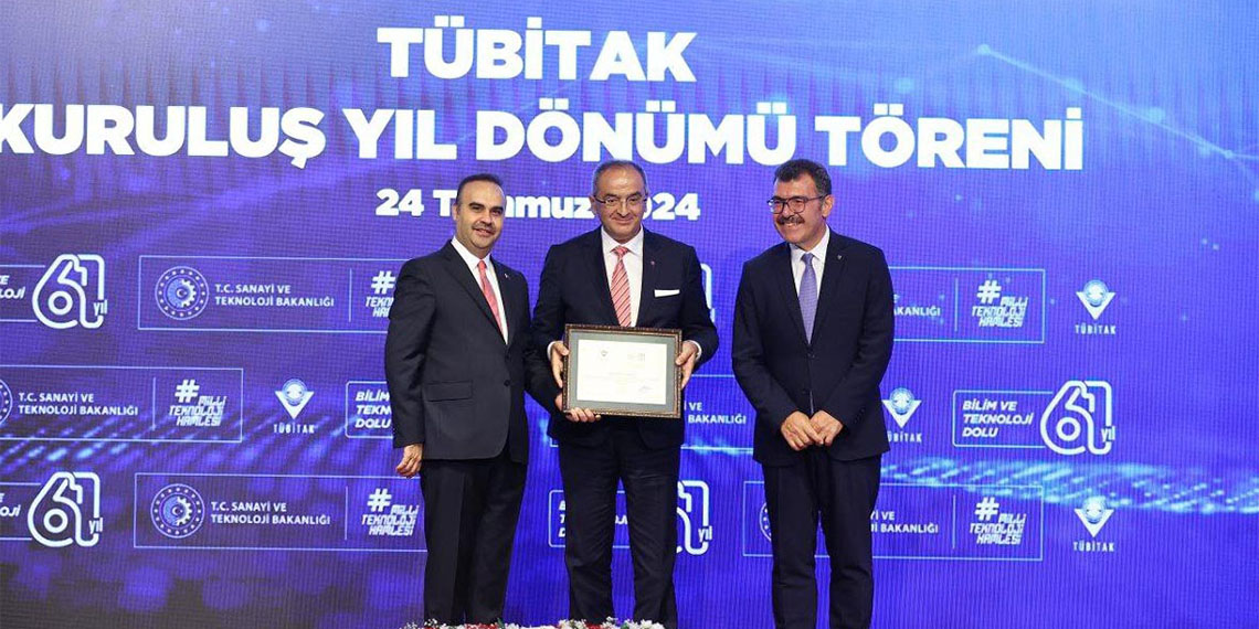 Sanayi ve Teknoloji Bakanı Mehmet Fatih Kacır, "Sanayi Ar-Ge desteği kapsamında son 1 yılda 3 bin 654 projeye 4,2 milyar lira destek verdik. Türkiye Yeşil Sanayi Projesi'yle 175 milyon dolarlık bir finansmanı sanayicilerimizin yeşil dönüşüm odaklı, Ar-Ge ve teknoloji odaklı projelerine tahsis ettik" dedi.