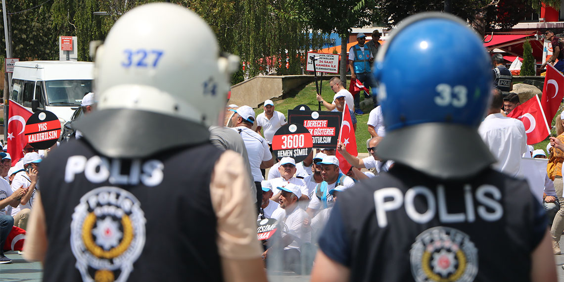 Memurların Bolu'dan Ankara'ya yürüyüşüne polis engeli