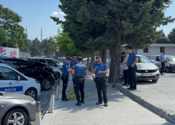 Bağcılar'da tartıştığı cami imamını okla vurdu