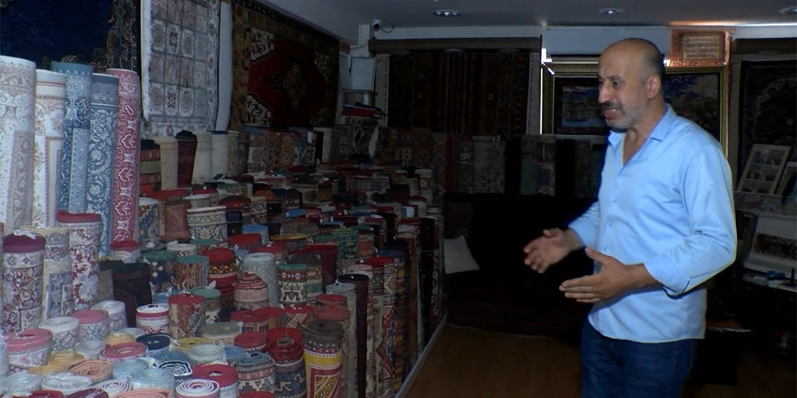 Sultanahmet esnafından elektrik kesintilerine tepki; Bozulan mal, et hepsi çöpe gidiyor, iki haftada 2 milyon lira zarar oldu.