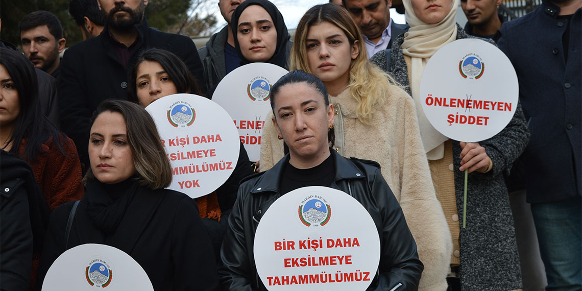 Bursa’da, bu yılın ilk 6 ayında, 6 bin 537 kadın eşlerinden şiddet gördü. Aile ve Sosyal Hizmetler İl Müdürlüğü'ne bağlı, kısa adı ‘ŞÖNİM’ olan, Şiddeti Önleme ve İzleme Merkezi'ne başvuruda bulunarak destek aldı.