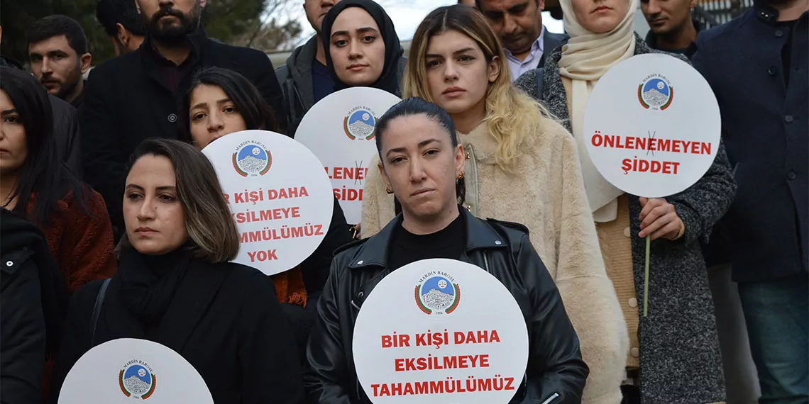 Bursa’da, bu yılın ilk 6 ayında, 6 bin 537 kadın eşlerinden şiddet gördü. Aile ve sosyal hizmetler i̇l müdürlüğü'ne bağlı, kısa adı ‘şöni̇m’ olan, şiddeti önleme ve i̇zleme merkezi'ne başvuruda bulunarak destek aldı.