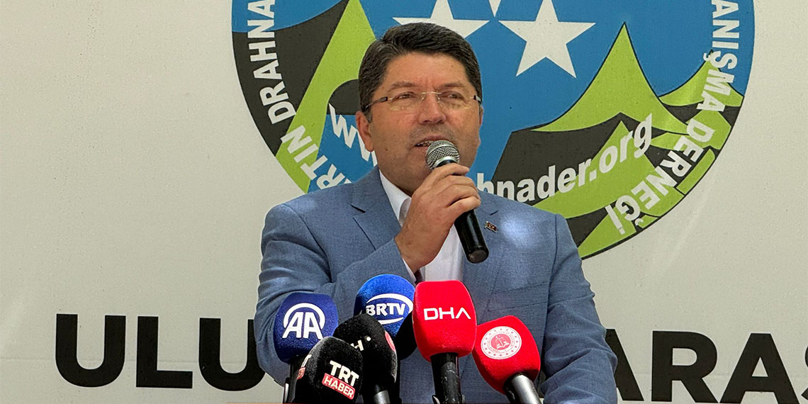 Milletvekillerimiz dünyaya bir demokrasi dersi verdi