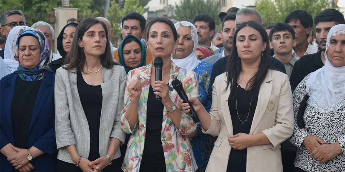 Kayyumcu zihniyet dile ve müziğe nasıl sirayet ettiğine tanıklık ettik