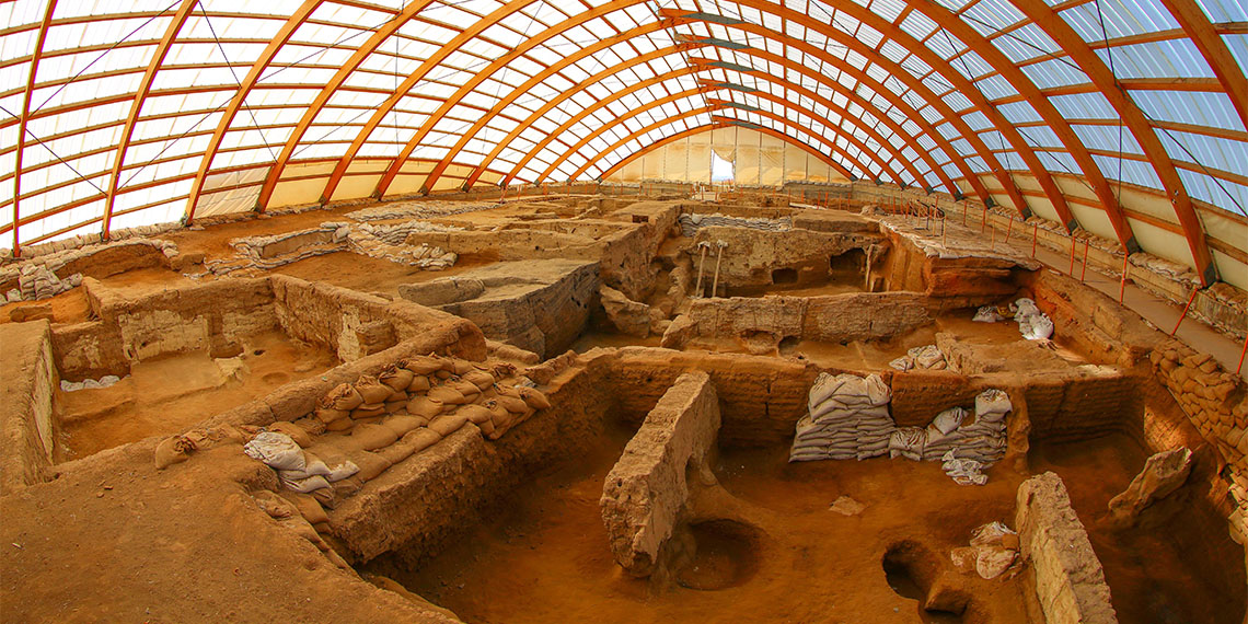9 bin yıllık Çatalhöyük ziyaretçilerine neolitik dönemi yaşatıyor