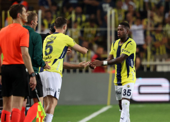 Fred'in sağ diz iç yan bağlarında hasar tespit edildi