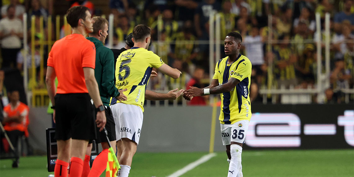 Fred'in sağ diz iç yan bağlarında hasar tespit edildi