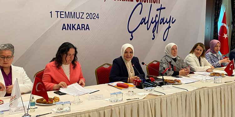 AK Parti'de 'Nüfus Dinamikleri' çalıştayı düzenlendi