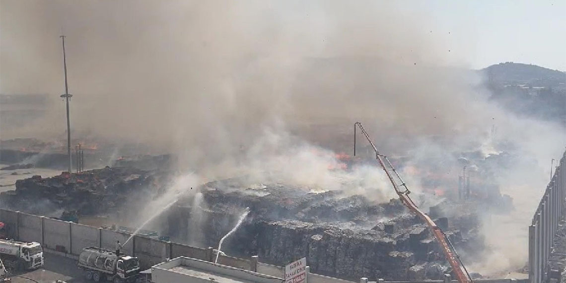 Söke'deki kağıt fabrikası yangınında 31 kişi dumandan etkilendi