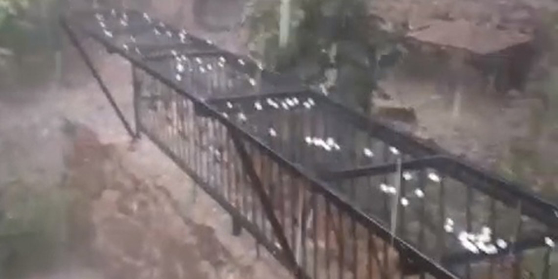 Adana Feke'de ceviz büyüklüğünde dolu yağdı