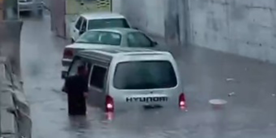 Adana'da sağanak etkili oldu