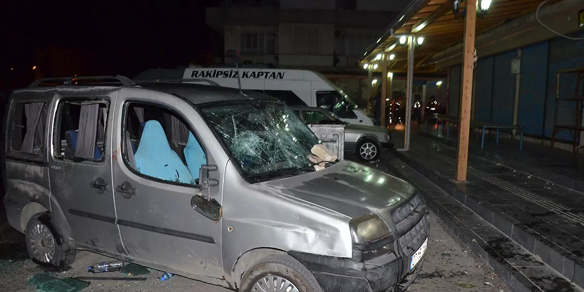 Antalya'da suriyelilere ait araçlara ve iş yerlerine zarar verildi