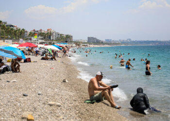 Antalya'da sıcaklık kademeli olarak 8 derece düşecek