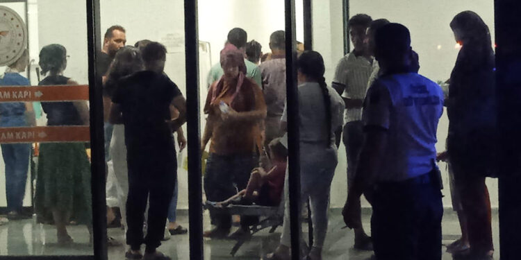 Arsuz'da vatandaşlar hastanelik oldu; kaynak suyuna inceleme