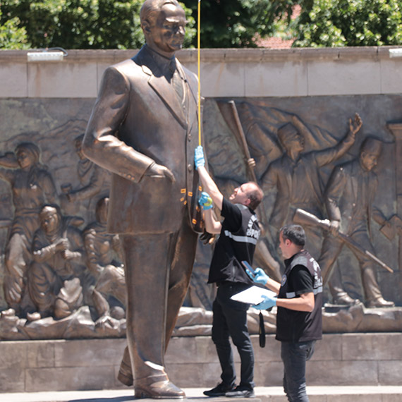 Atatürk Anıtı'na balta ile saldırıda yeğen: Dayımın 'mesih' olduğuna inanıyorum