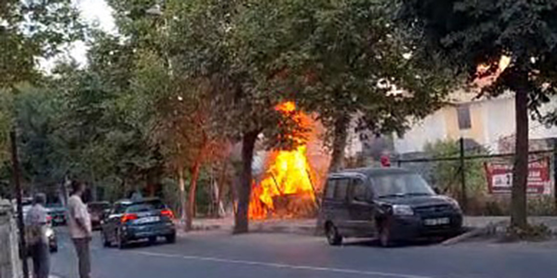 Avcılar'da baraka alev alev yandı 