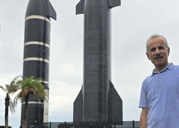 Bakan Uraloğlu, Spacex’in Üretim ve Fırlatma Tesisini inceledi