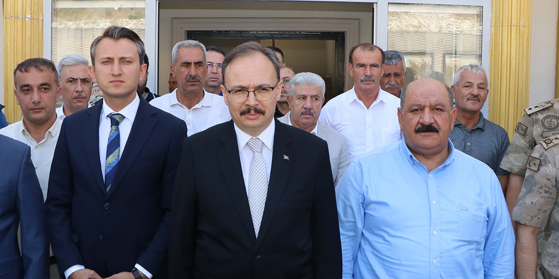 Baykan Belediye Başkanı Ekrem Erdem'in evine saldırı