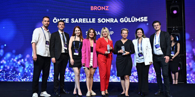 Brandverse Awards’tan Tadelle ve Sarelle’ye ödül
