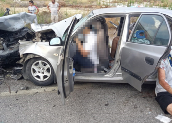 Burdur'da iki otomobil kafa kafaya çarpıştı: 2 ölü, 8 yaralı