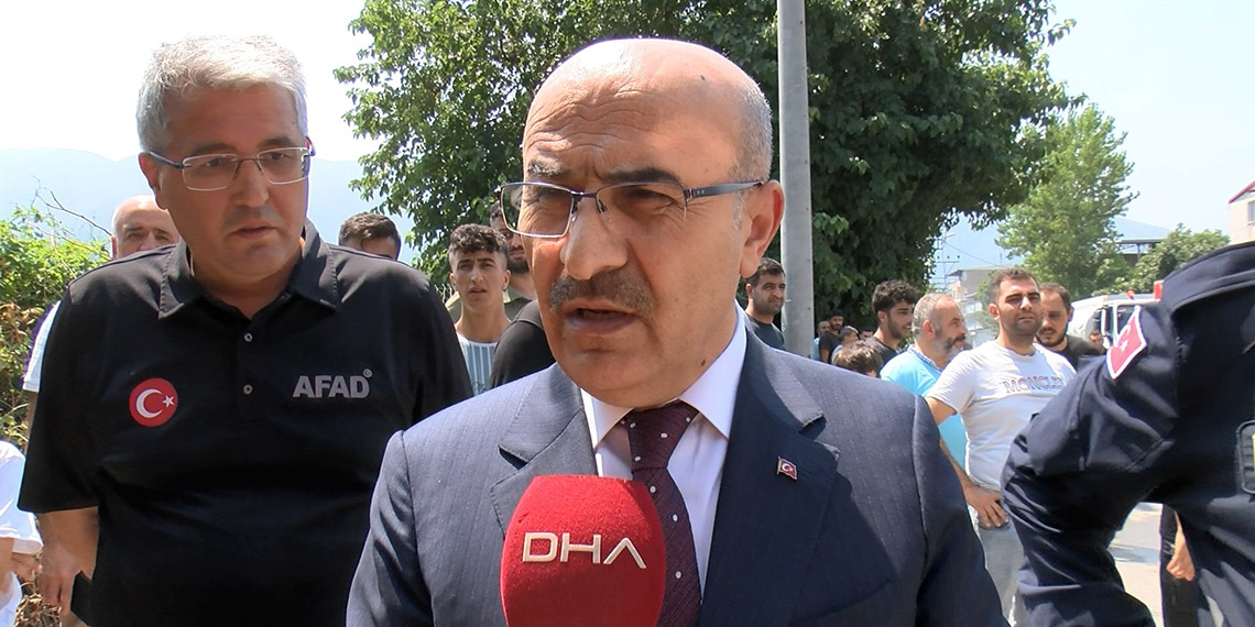 Bursa'da kağıt ve elyaf fabrikalarındaki yangın 3 fabrikaya sıçradı