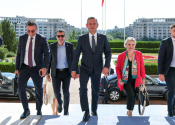 CHP Genel Başkanı Özgür Özel Romanya’da