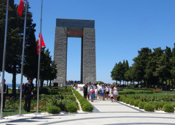 Çanakkale Şehitler Abidesi'nde 15 Temmuz şehitleri anıldı