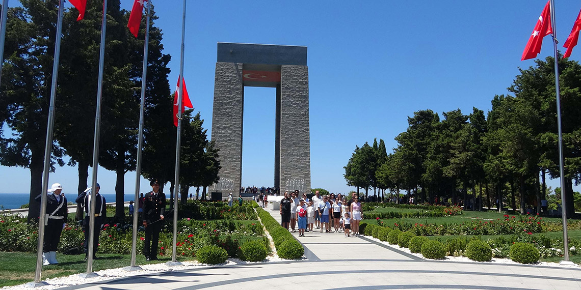 Çanakkale Şehitler Abidesi'nde 15 Temmuz şehitleri anıldı
