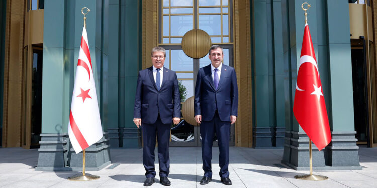 Cevdet Yılmaz KKTC Başbakanı Üstel ile görüştü