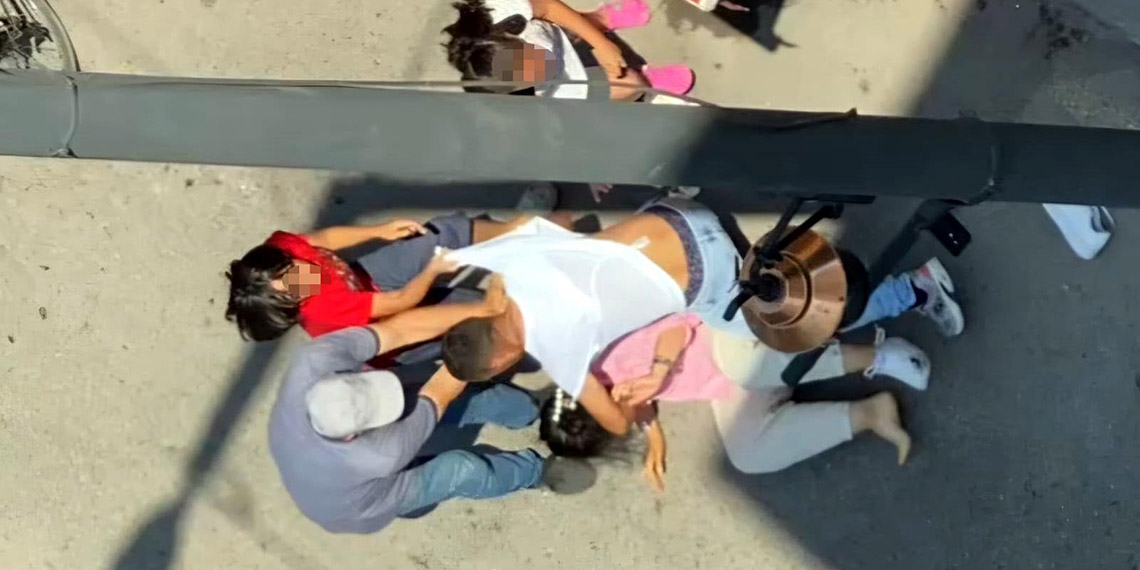 Çocuklarının önünde eşini darbedip, 'senin hakkın ölüm' diye bağırdı