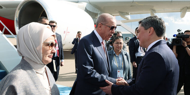 Cumhurbaşkanı Erdoğan Kazakistan'a gitti