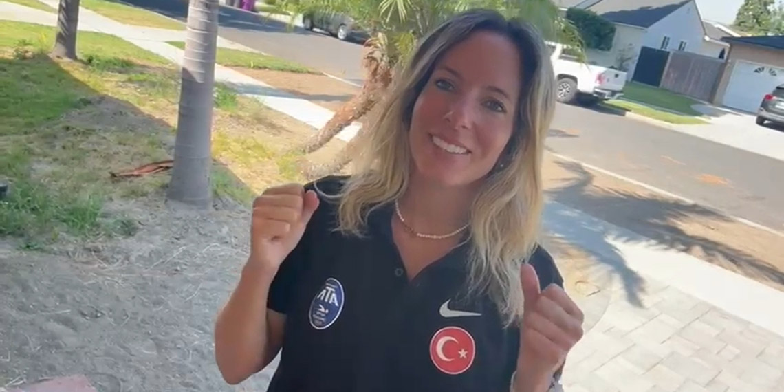 Deniz Kayadelen, köpekbalıklarıyla dolu kanalı 14 saatte yüzerek geçti