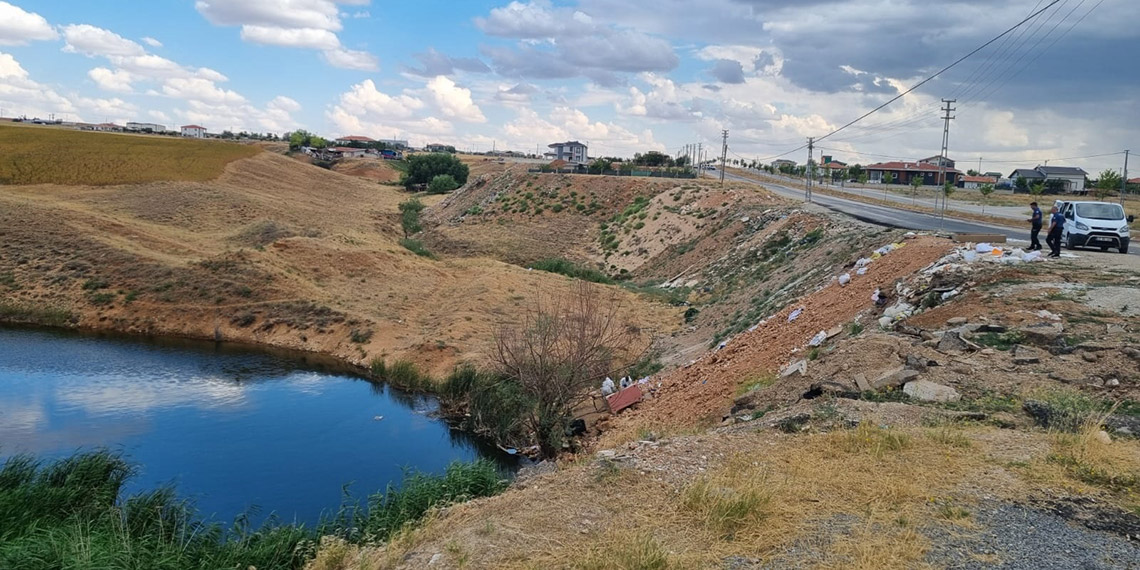 Dere kenarında bazanın içinde battaniyeye sarılı ceset bulundu