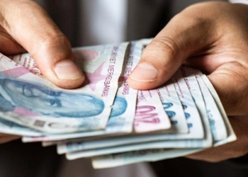 En düşük emekli maaşı zammını içeren vergi paketi komisyondan geçti