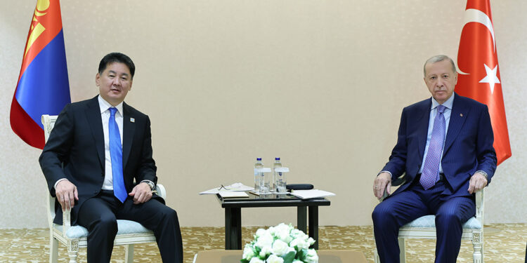 Erdoğan, Moğolistan Cumhurbaşkanı Khurelsukh ile görüştü