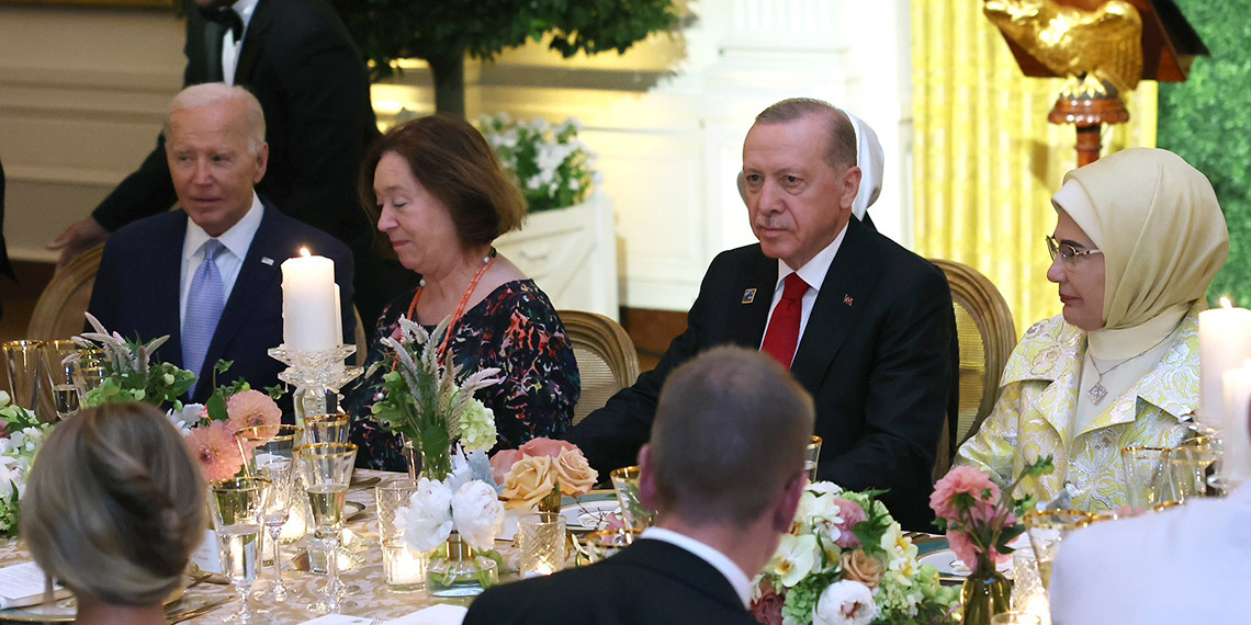 Erdoğan, NATO Zirvesi'nde akşam yemeğine katıldı