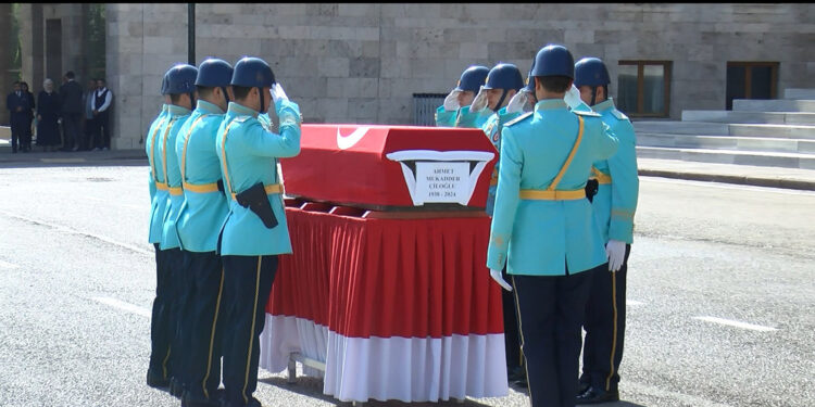 Eski milletvekili Ahmet Mukadder Çiloğlu için TBMM'de tören