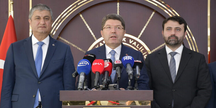 Eylem Tok ve oğlu iade edilecek mi? Bakan Tunç'tan açıklama geldi