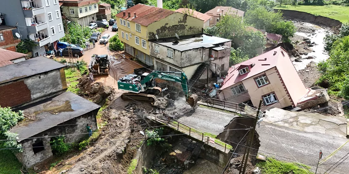 Giresunda saganak 2 katli ev yan yattis - öne çıkan - haberton