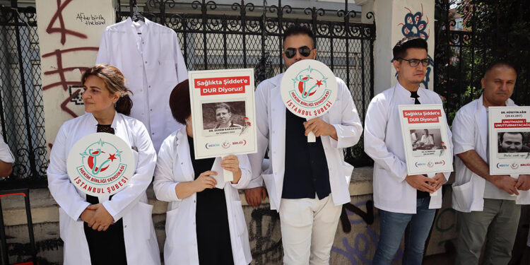 Görev yaptığı hastanede öldürülen Ekrem Karakaya, anıldı