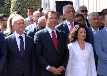 İBB binası önünde 15 Temmuz şehitleri anıldı