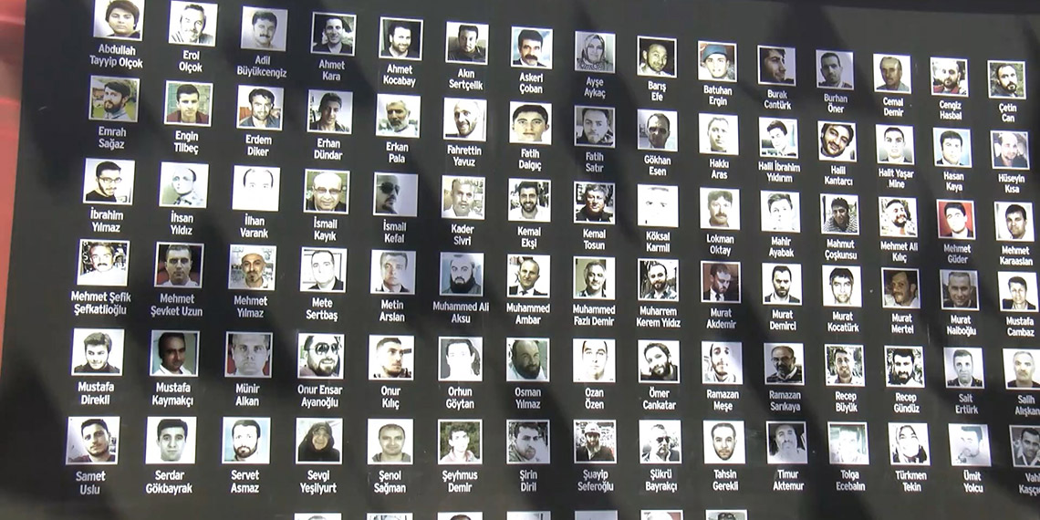 İBB binası önünde 15 Temmuz şehitleri anıldı